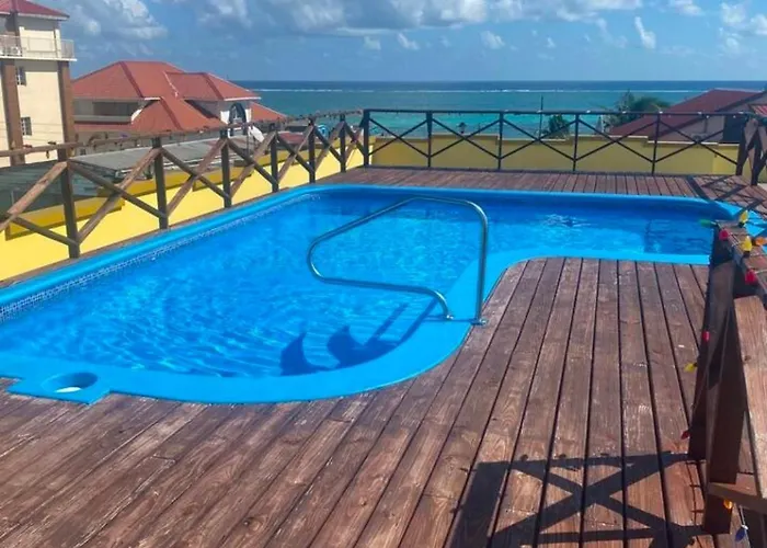 Paradise Single ,double & Queen Single With Bathroom & Pool *