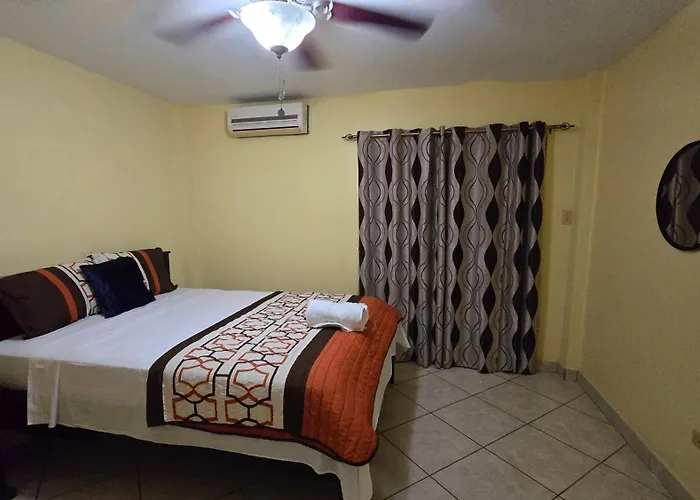 Apartamento Paradise Single ,double & Queen Single With Bathroom & Pool San Pedro (Ambergris Caye)