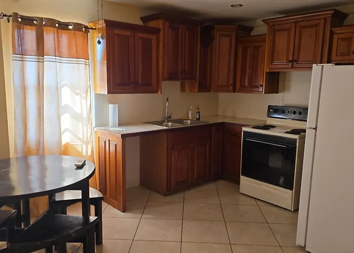 Paradise Single ,double & Queen Single With Bathroom & Pool *