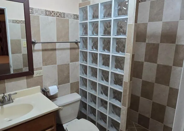 Apartment Paradise Single ,double & Queen Single With Bathroom & Pool San Pedro (Ambergris Caye)